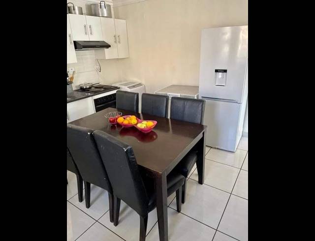 6 BEDROOM HOUSE FOR SALE IN BLOUBOSRAND